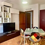 Rose House Апартаменти